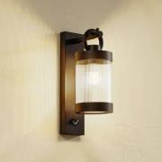 Lindby udendørs væglampe Yrene, 20cm, sort, sensor, riffel