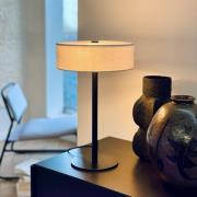 Dyberg Larsen bordlampe Calix, sort/naturfarvet, 40 cm