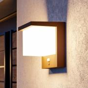 udendørs LED-væglampe Frigento rustfarvet, højde 15 cm, sensor