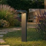 Prios LED-solcell-vejlampe Aurino, sort, 75 cm, sensor