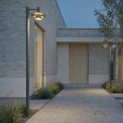 Lucande LED-udendørslampe Montaro, antracit, 220 cm, IP54