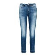 Jeans i medium vask med logo