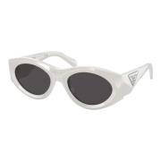 Forhøj din stil med hvide og mørkegrå solbriller