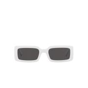 Elegante hvide solbriller med grå linser