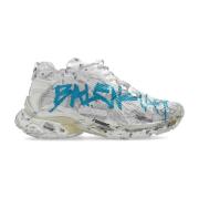 Runner Graffiti Low Top Sneakers