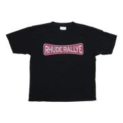 Sort Rallye Tee med Urban Grafik