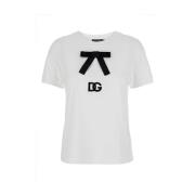 Hvid T-shirt med bue og DG-logo