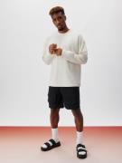 ABOUT YOU x Kingsley Coman Bluser & t-shirts 'Hannes'  offwhite