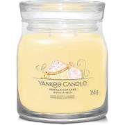 Yankee Candle Vanilla Cupcake Signature Jar Medium