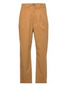 D1. Pleated Chinos GANT Yellow