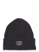 Matte Metal Short Beanie Rbul New Era Black