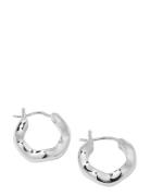 Bolded Wavy Earrings Silver Syster P Silver