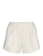 Move Cloudspun Short PUMA Cream