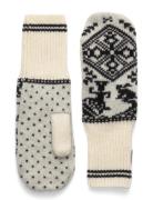 Saga Knit Mittens Kari Traa White