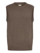 Sdrick Vest Solid Brown