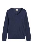 Extrafine Merino Wool V-Neck GANT Blue