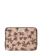 Day Gweneth Re-Q Buca Folder13 DAY ET Pink