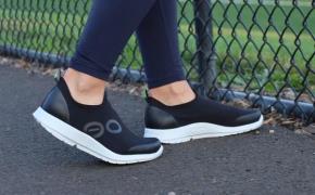 OOFOS Women's Oomg Sport Low Shoe White/Black