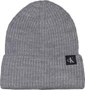 Calvin Klein Monogram RIB Beanie L-XL - Huer hos Magasin