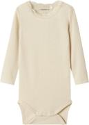 Name It Nbftimian LS Body Str 50 - Summer Sand Langærmede Bodies hos M...