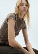 MANGO Contrast Trim Crop top Tshirt Kvinde Medium Brown Kortærmede T-s...