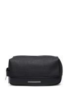 Modern Bar Washbag Toilettaske Black Calvin Klein