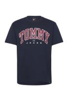 Tjm Reg Arch Varsity Tee Ext Tops T-Kortærmet Skjorte Navy Tommy Jeans