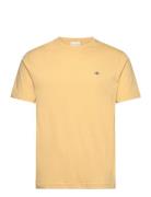 Reg Shield Ss T-Shirt Tops T-Kortærmet Skjorte Yellow GANT