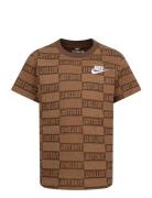 Nike Printed Tee Tops T-Kortærmet Skjorte Brown Nike