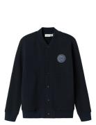 Nkmnomato Ls Sweat Card Unb Tops Sweatshirts & Hoodies Sweatshirts Nav...