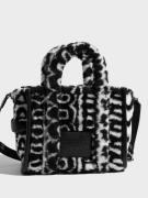 Marc Jacobs - Håndtasker - Black/Ivory - Monogram Teddy Tote Bag - Tas...