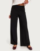 Nelly - Sort - Anyway Low Waist Crepe Pants