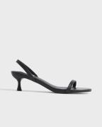 Nelly - Sort - Simplicity Strap Heel