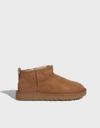 UGG - Brun - W Classic Ultra Mini