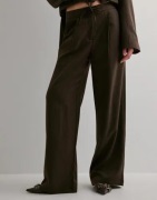 Pieces - Brun - Pcfalka Mw Pinstriped Tie Pants D2D