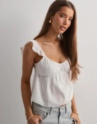 Nelly - Hvid - Lace Detail Frill Top