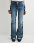 Nelly - Blå - Low Waist Bootcut Stitch Jeans
