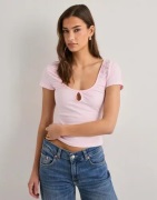 Nelly - Pink - Rouched Keyhole Tee