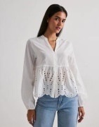 Only - Hvid - Onldewina Ls V-Neck Anglaise Shirt