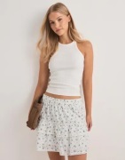 Vero Moda - Hvid - Vmtrine Nw Short Skirt Wvn Noos