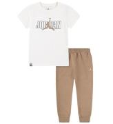 Jordan Sæt - Bukser/T-shirt - Desert Camo/Off White